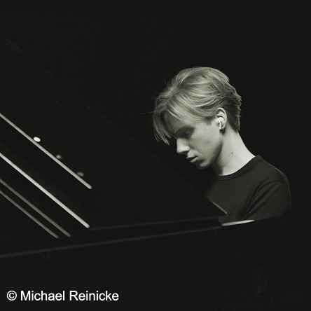 Julius Asal, Klavier